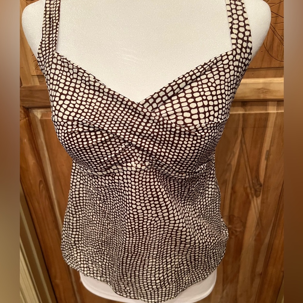 Ladies, Kim, Rogers swim top with twist front detail size extra large
